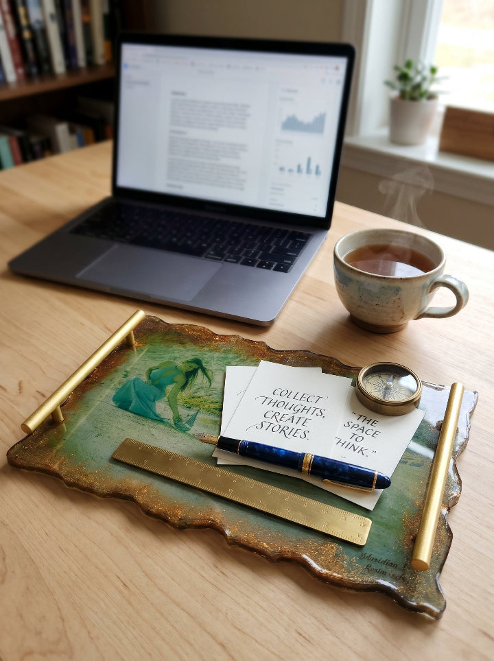 Photo keepsake tray in resin — bespoke family heirloom gift, ConelAlma ESP
