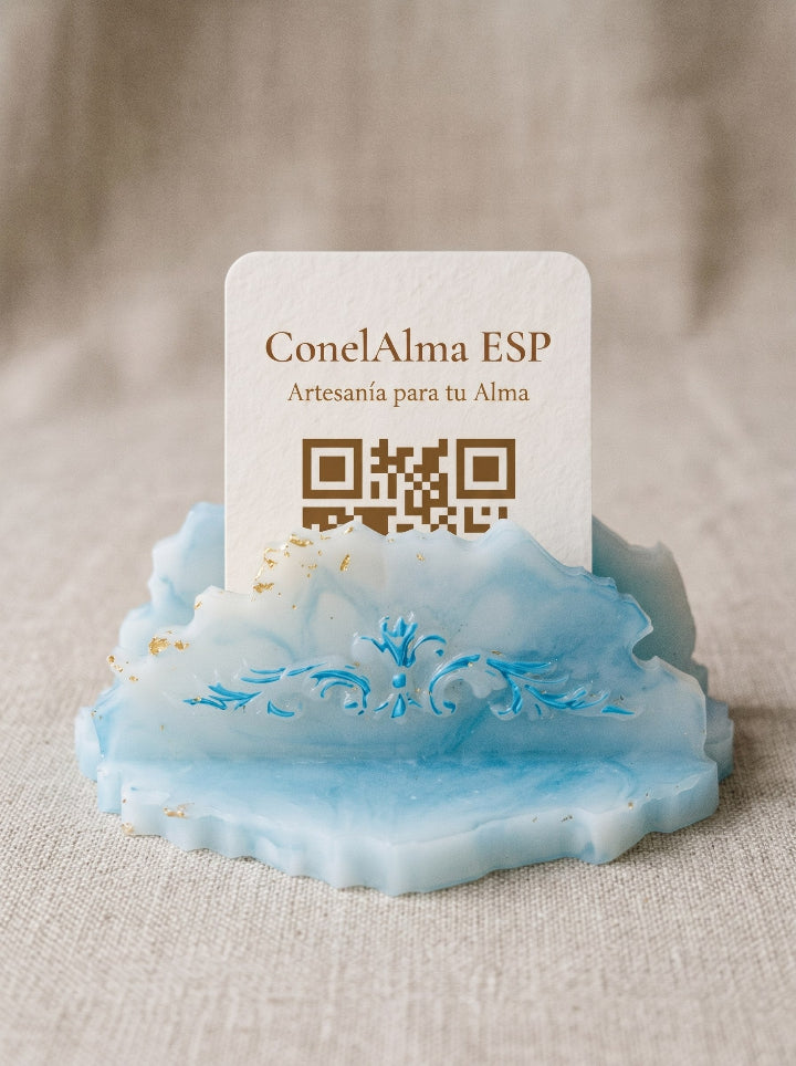 WickToria handcrafted resin card holder — unique desk accessory by ConelAlma ESP