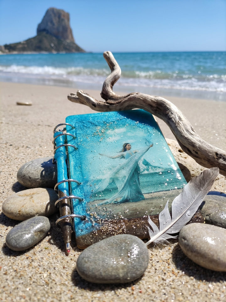 Personalised resin journal close-up — artisan photo gift set with pen, made in Spain