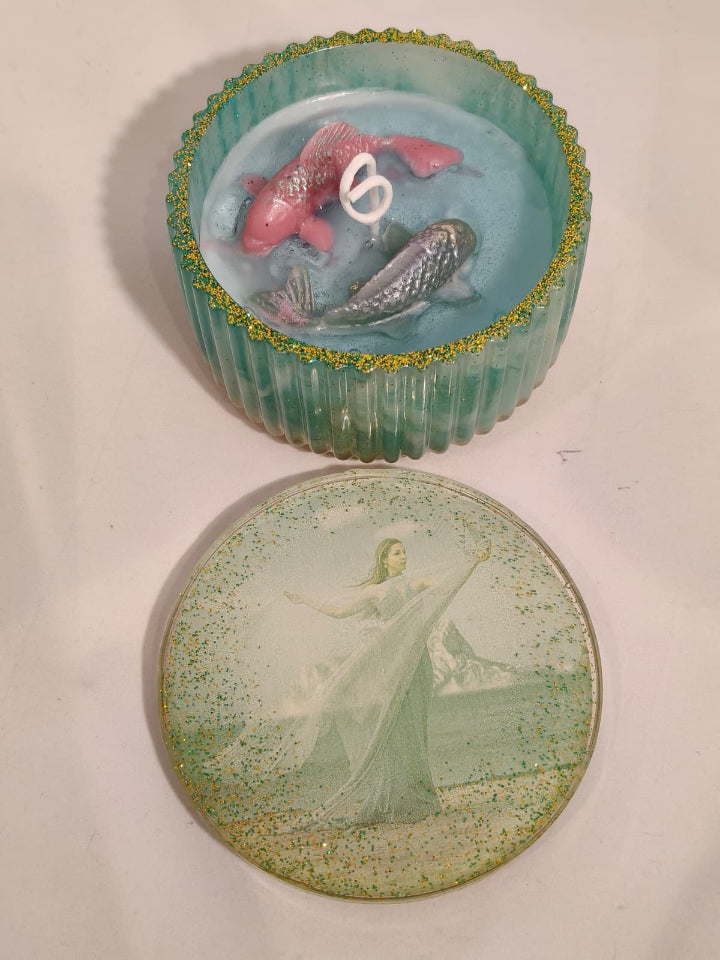 "WickToria" Dream Lake candle with jewellery box and photo lid, premium gift packaging