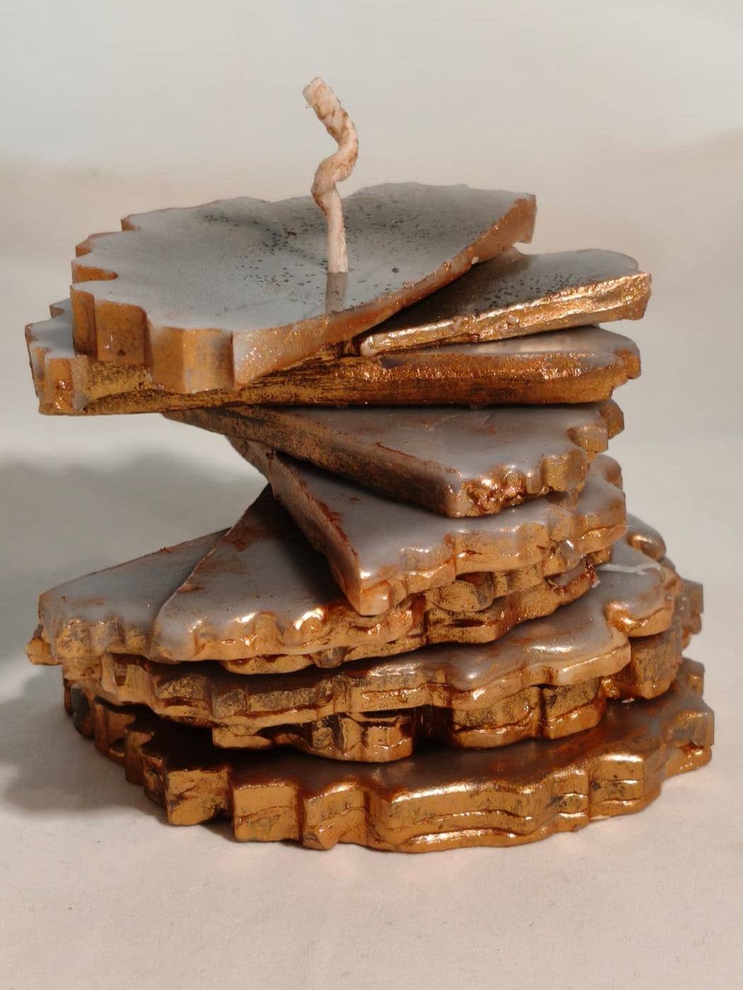 Kintsugi Tower candle on resin stand – luxury home decor centerpiece
