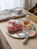 Venus' Embrace handcrafted bouquet candle, pink-rose beeswax, front view, ConelAlma ESP