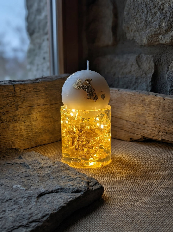 Gilded Relic candle as LED lamp – resin stand glowing after burn