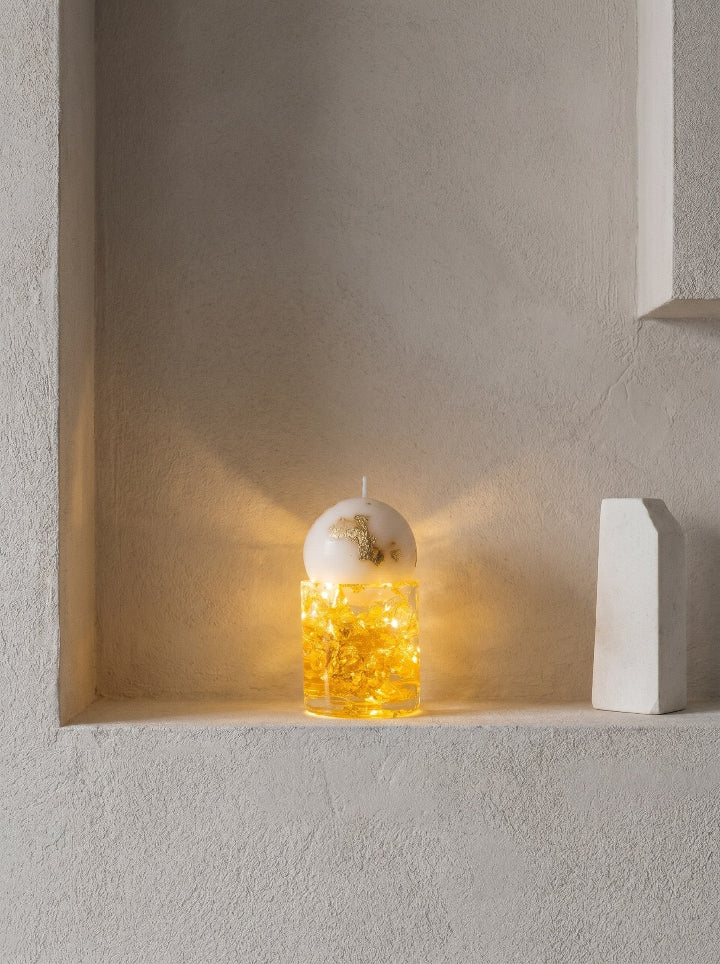 Gilded Relic candle set – premium gift packaging with resin stand