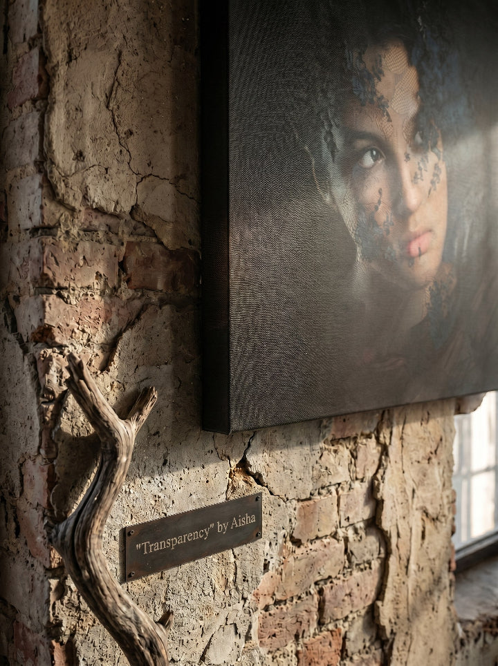 "Transparency" Aisha – handcrafted resin art statement piece, ConelAlma ESP
