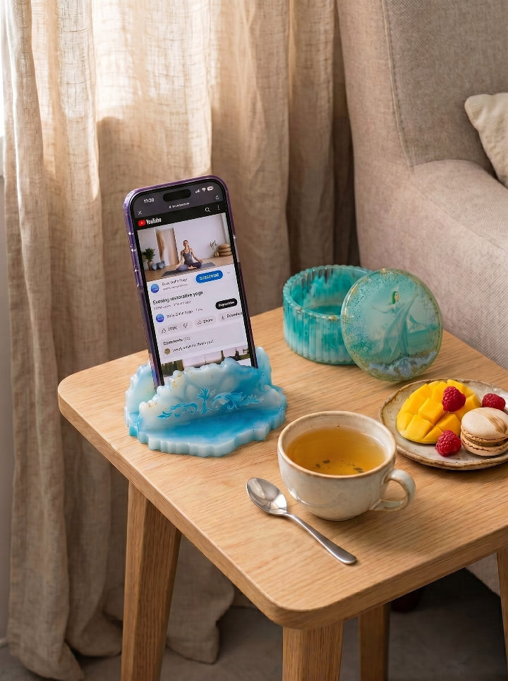 WickToria Inspiration Nook resin art set — lifestyle desk styling with personal photo accessories | ConelAlma ESP