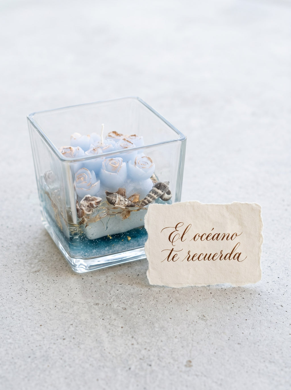 Calypso's Garden unscented beeswax candle with bamboo lid, unique gift idea handmade in Spain, ConelAlma ESP